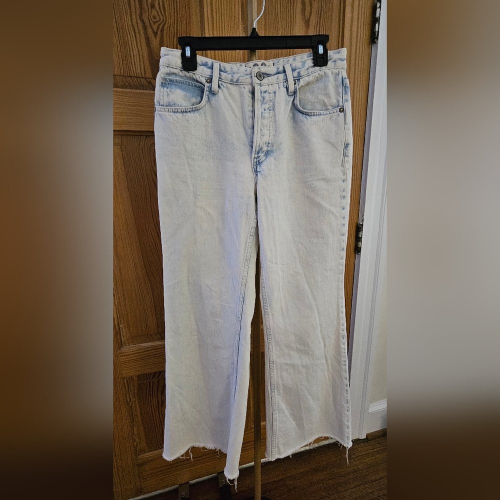 We the Free White Washed Button Fly Denim Wide Leg Raw Hem Jeans Size 28